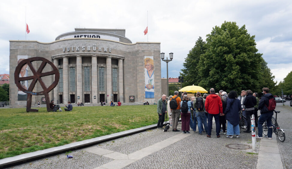 نزهة في الحي Rosa-Luxemburg-Platz